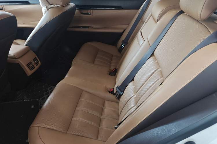 Used Lexus ES 2015 200 Elite Edition Left Rear Seat