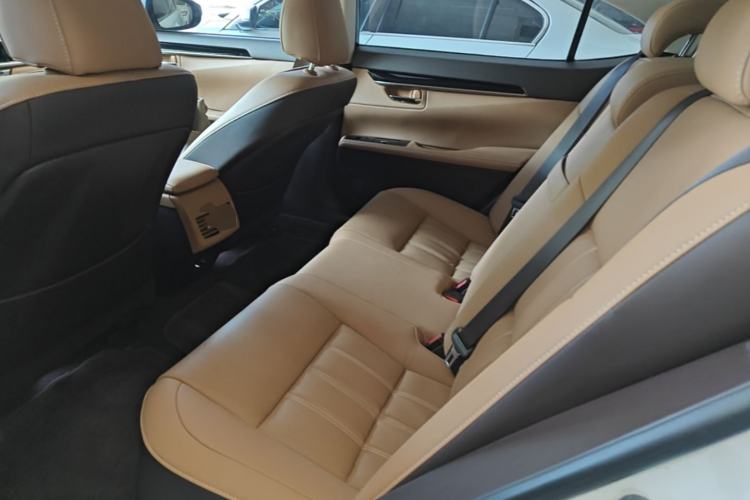 Used Lexus ES 2015 200 Elite Edition Left Rear Seat