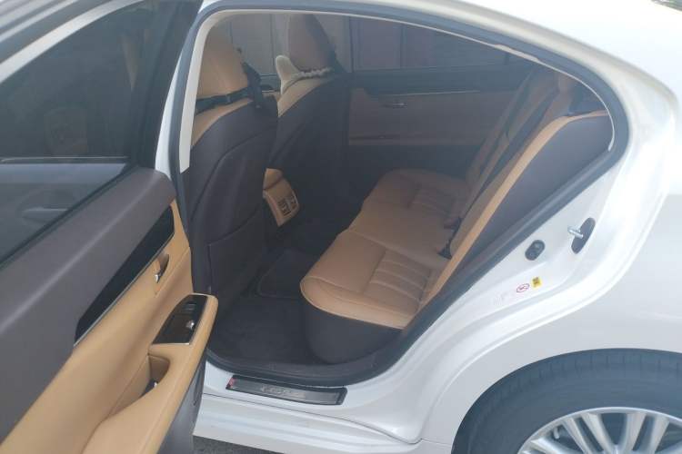 Used Lexus ES 2015 200 Elite Edition Left Rear Seat
