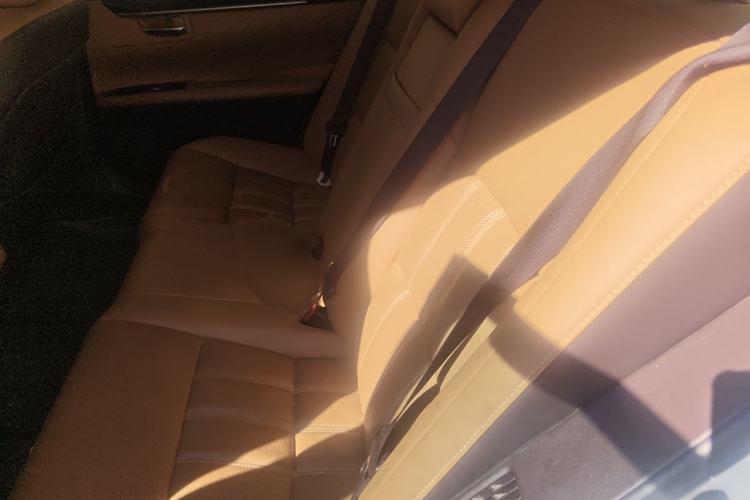 Used Lexus ES 2015 300h Comfort Edition Left Rear Seat