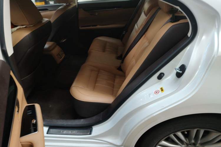 Used Lexus ES 2015 200 Elite Edition Left Rear Seat