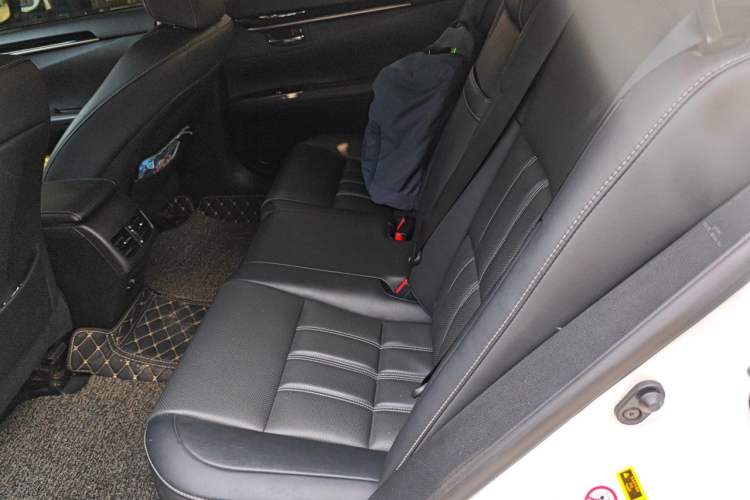 Used Lexus ES 2015 200 Elite Edition Left Rear Seat