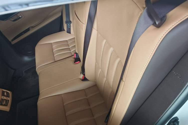 Used Lexus ES 2015 200 Comfort Edition Left Rear Seat
