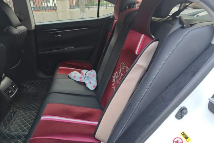 Used Lexus ES 2015 200 Elite Edition Left Rear Seat