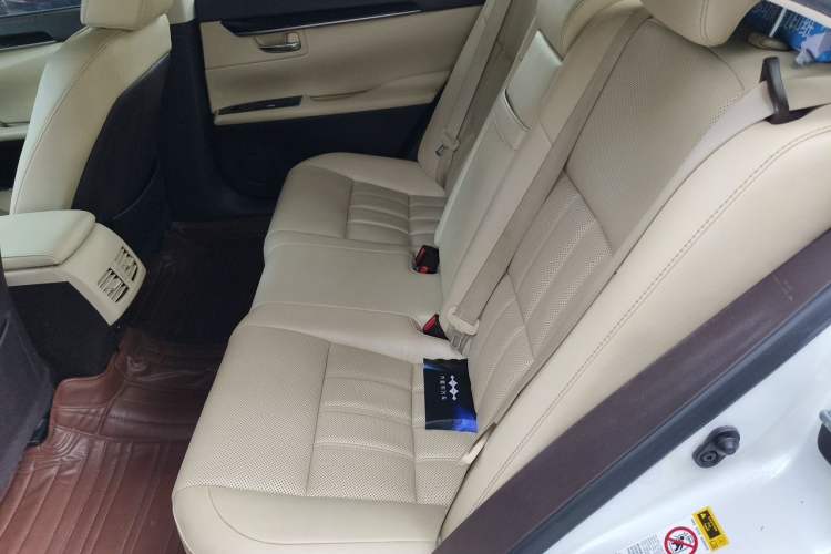 Used Lexus ES 2015 200 Elite Edition Left Rear Seat