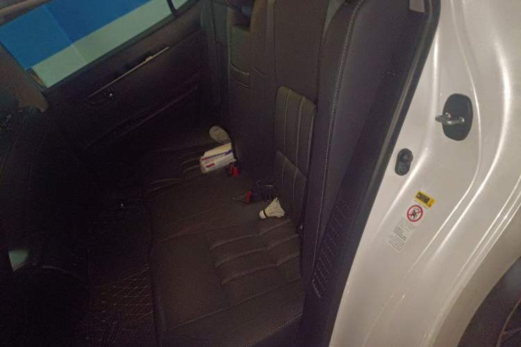 Used Lexus ES 2015 300h Comfort Edition Left Rear Seat