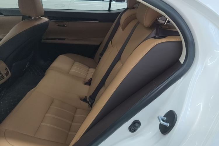 Used Lexus ES 2015 200 Elite Edition Left Rear Seat