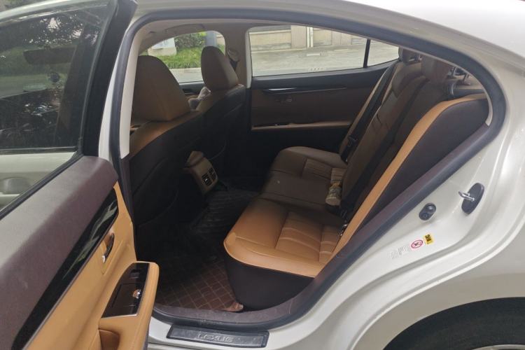 Used Lexus ES 2015 200 Elite Edition Left Rear Seat