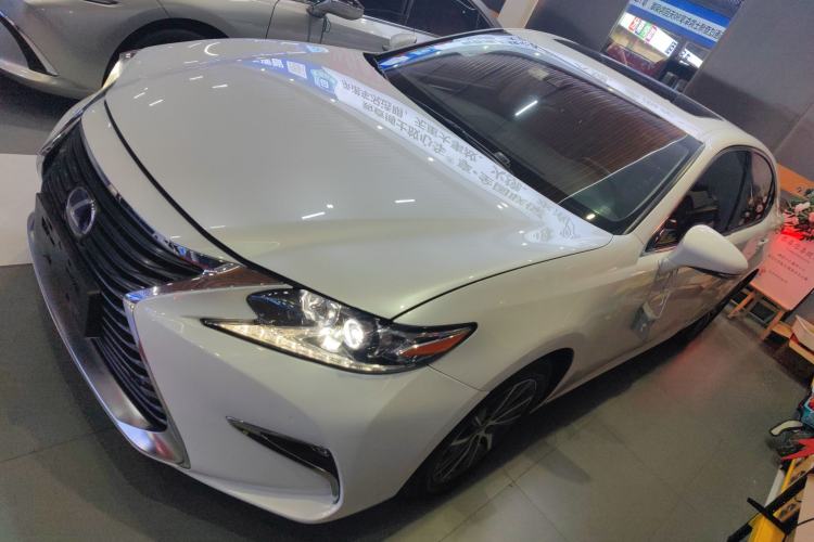 Used Lexus ES 2015 300h Comfort Edition Left Side