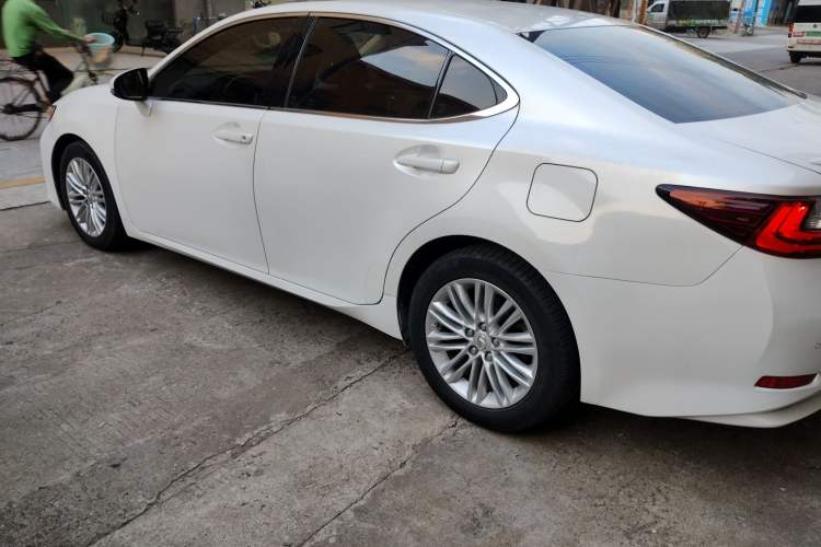 Used Lexus ES 2015 200 Elite Edition Left Side