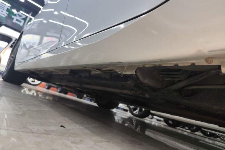 Used Lexus ES 2015 200 Elite Edition Left Side Sill