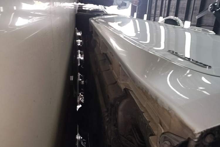 Used Lexus ES 2015 300h Comfort Edition Left Side Sill