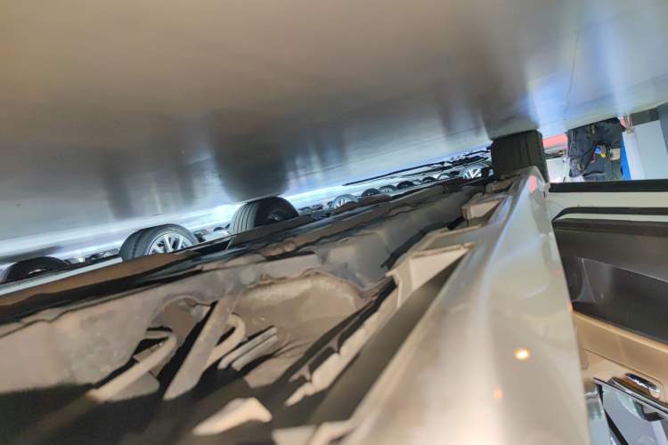 Used Lexus ES 2015 300h Comfort Edition Left Side Sill