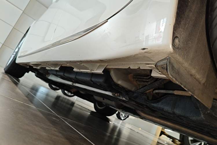 Used Lexus ES 2015 200 Elite Edition Left Side Sill