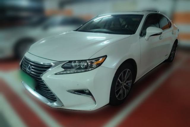 Used Lexus ES 2015 300h Comfort Edition