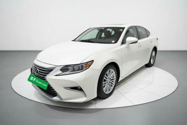 Ojetý Lexus ES 2015 200 Elite Edition