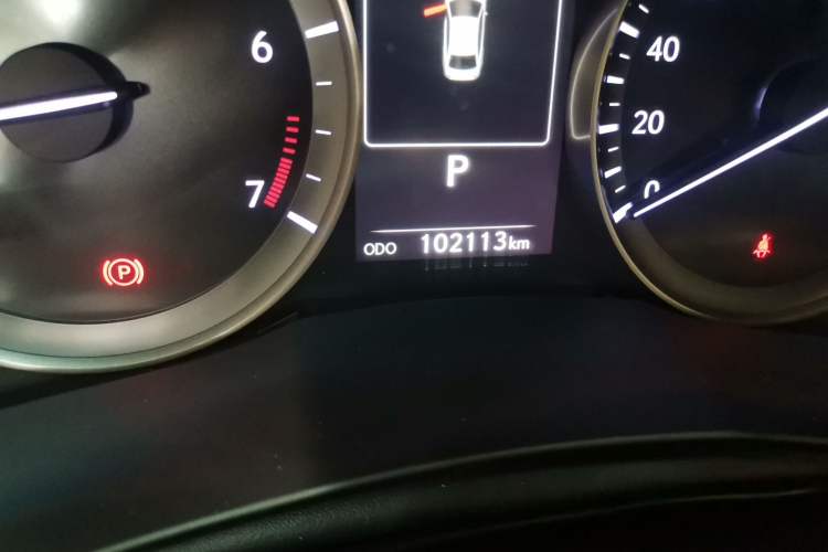 Used Lexus ES 2015 200 Elite Edition Odometer Close Up