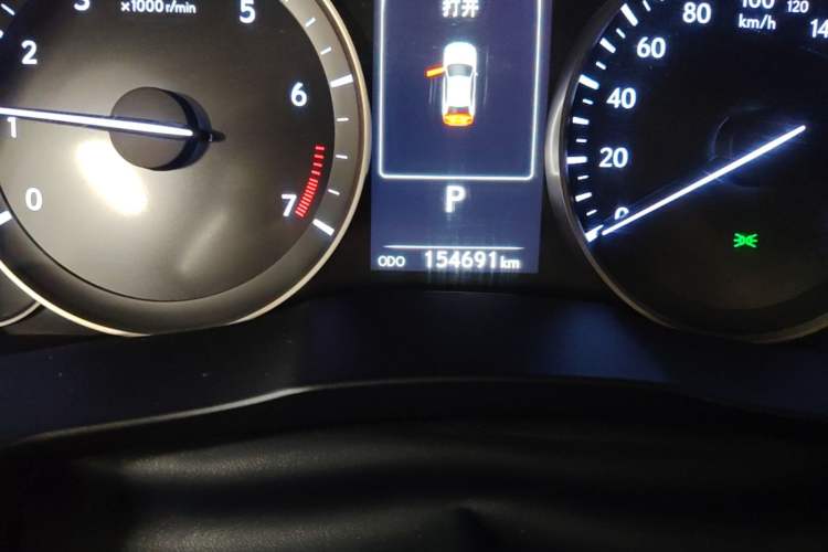 Used Lexus ES 2015 200 Elite Edition Odometer Close Up