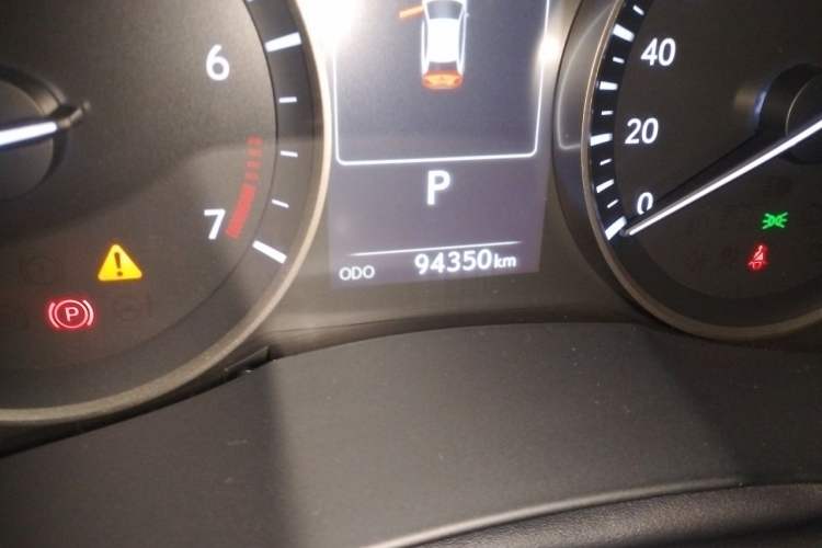 Used Lexus ES 2015 200 Elite Edition Odometer Close Up