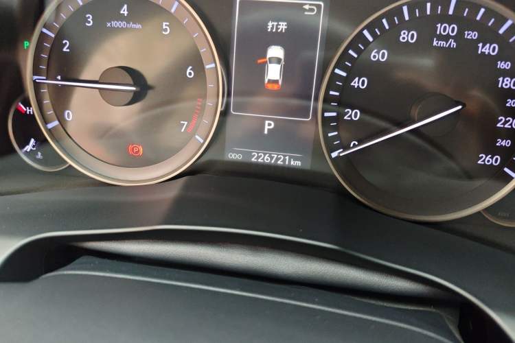 Used Lexus ES 2015 200 Elite Edition Odometer Close Up