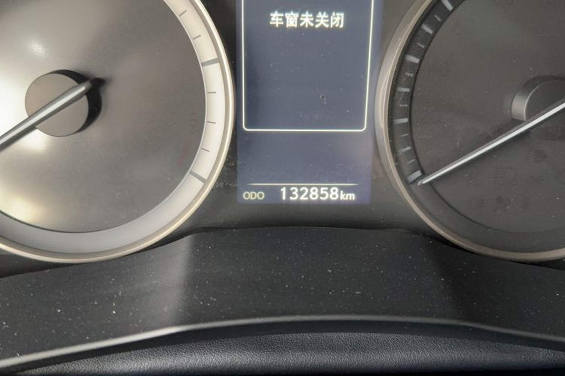 Used Lexus ES 2015 200 Elite Edition Odometer Close Up