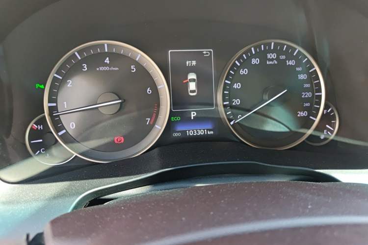 Used Lexus ES 2015 200 Elite Edition Odometer Close Up