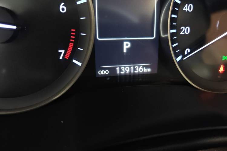 Used Lexus ES 2015 200 Elite Edition Odometer Close Up