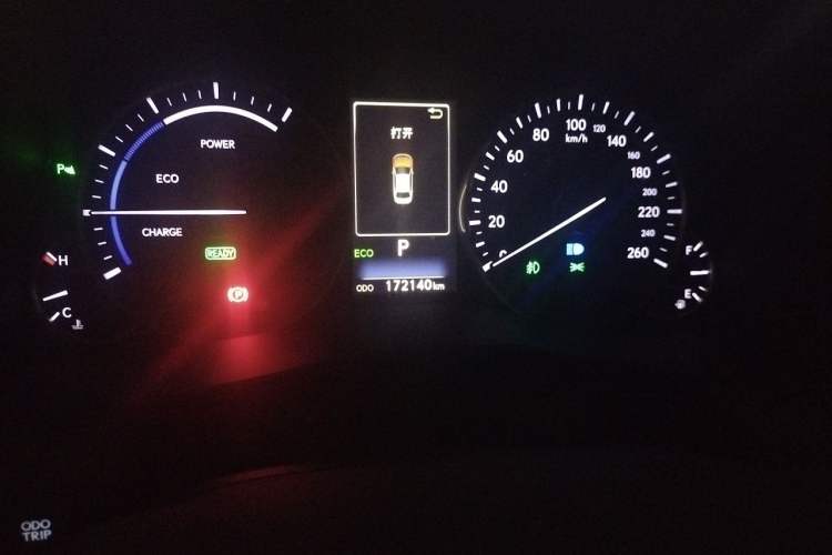 Used Lexus ES 2015 300h Comfort Edition Odometer Close Up