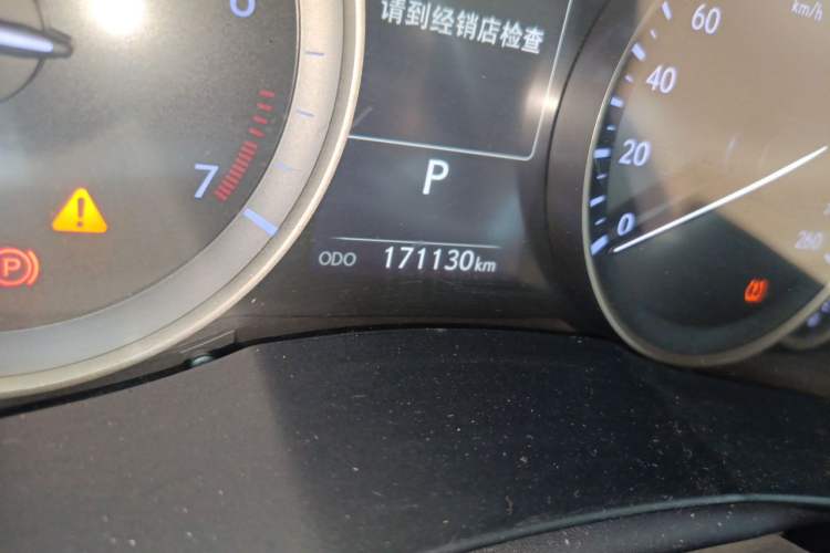 Used Lexus ES 2015 200 Elite Edition Odometer Close Up