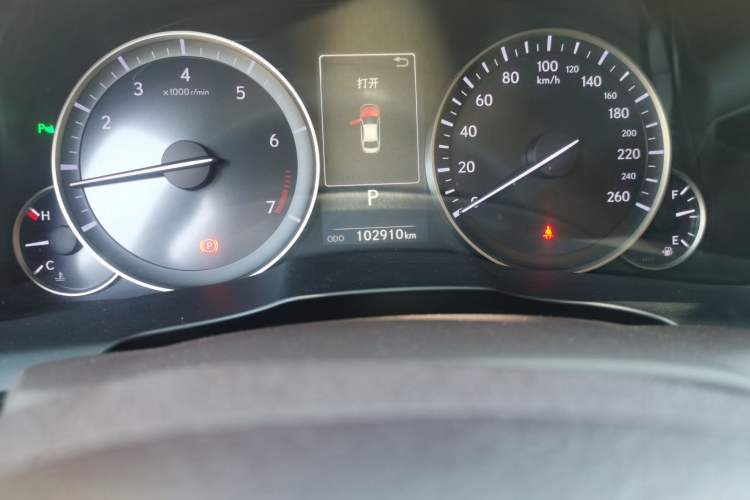 Used Lexus ES 2015 200 Elite Edition Odometer Close Up