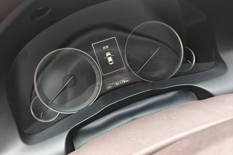 Used Lexus ES 2015 200 Comfort Edition Odometer Close Up