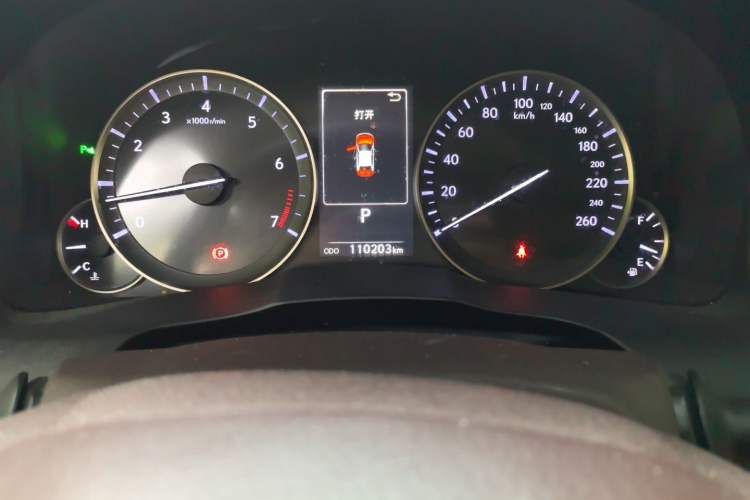 Used Lexus ES 2015 200 Elite Edition Odometer Close Up