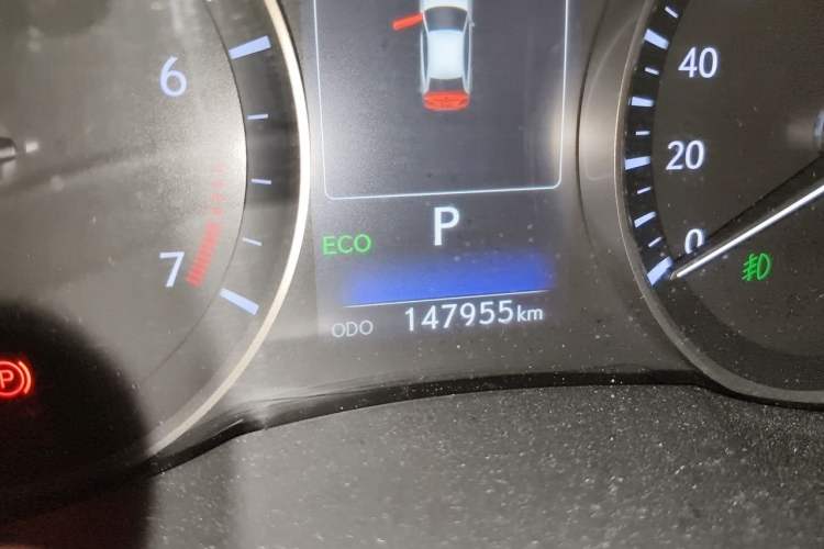 Used Lexus ES 2015 200 Elite Edition Odometer Close Up