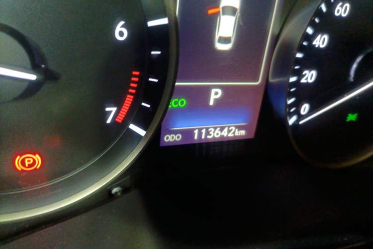 Used Lexus ES 2015 200 Elite Edition Odometer Close Up