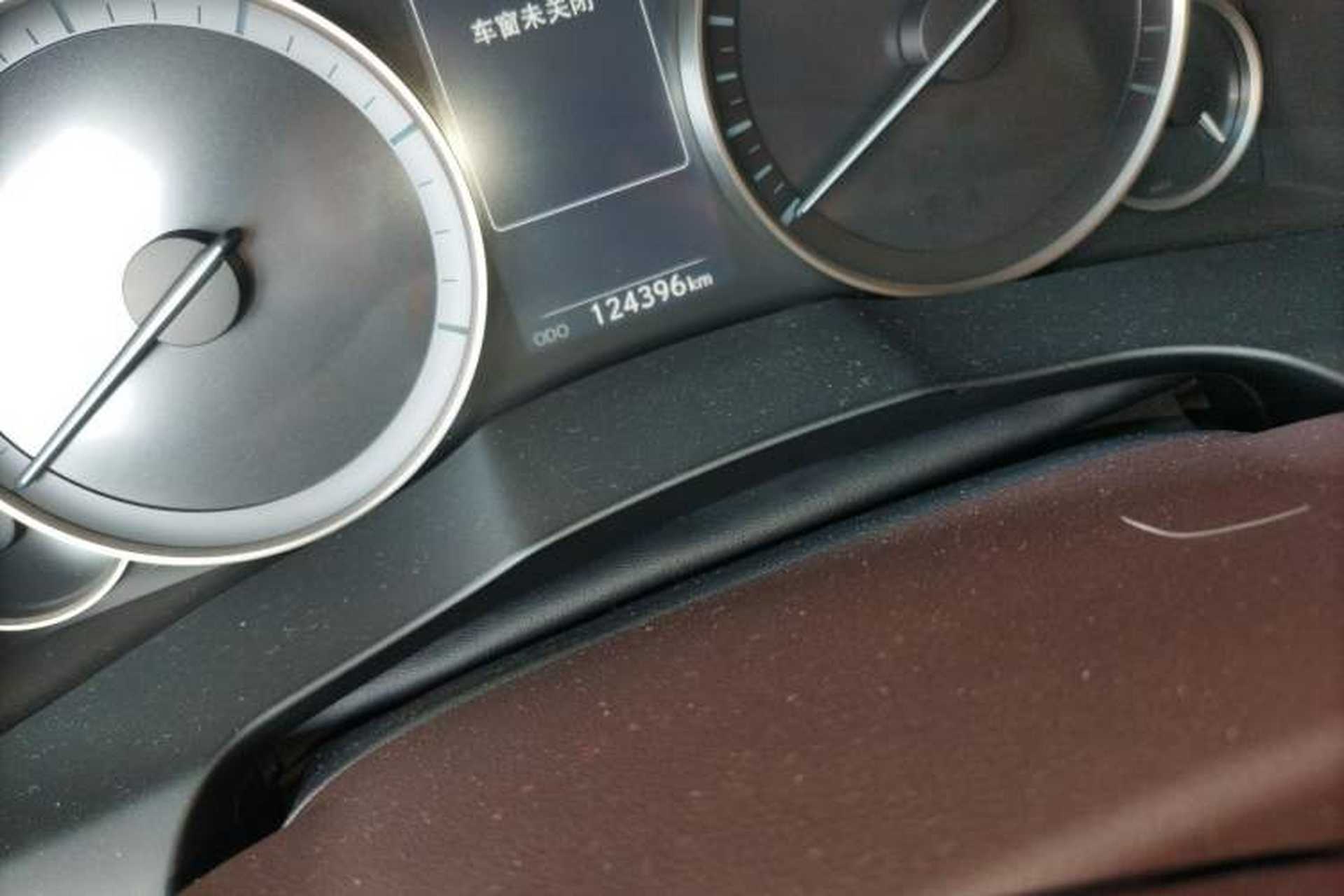 Used Lexus ES 2015 200 Elite Edition Odometer Close Up