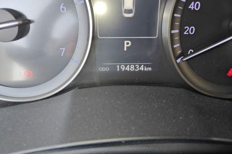 Used Lexus ES 2015 200 Elite Edition Odometer Close Up