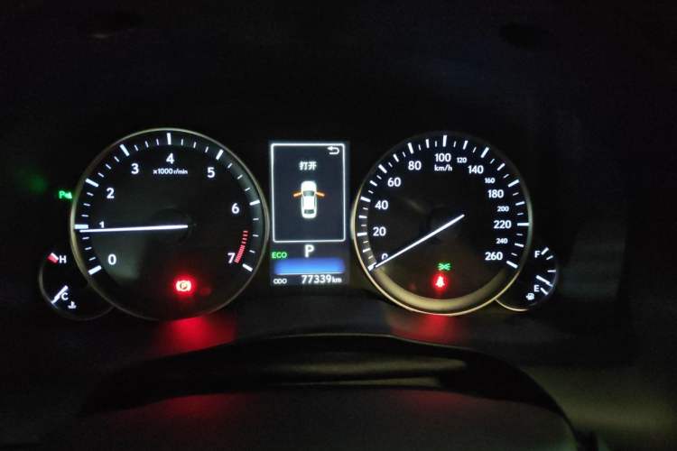 Used Lexus ES 2015 200 Elite Edition Odometer Close Up