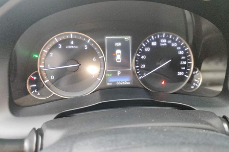Used Lexus ES 2015 200 Elite Edition Odometer Close Up