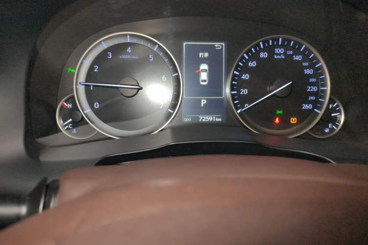Used Lexus ES 2015 200 Elite Edition Odometer Close Up