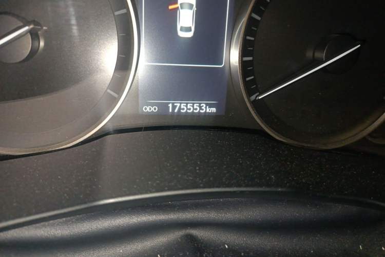 Used Lexus ES 2015 200 Elite Edition Odometer Close Up