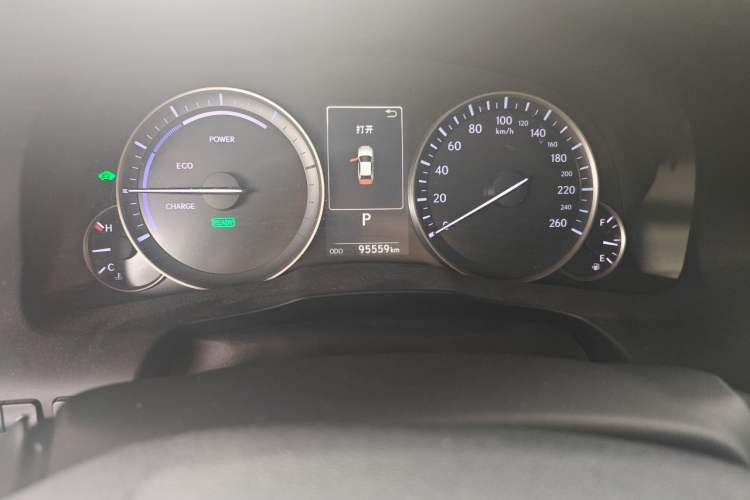 Used Lexus ES 2015 300h Comfort Edition Odometer Close Up