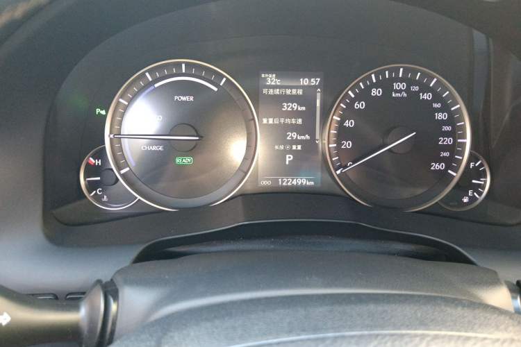 Used Lexus ES 2015 300h Comfort Edition Odometer Close Up