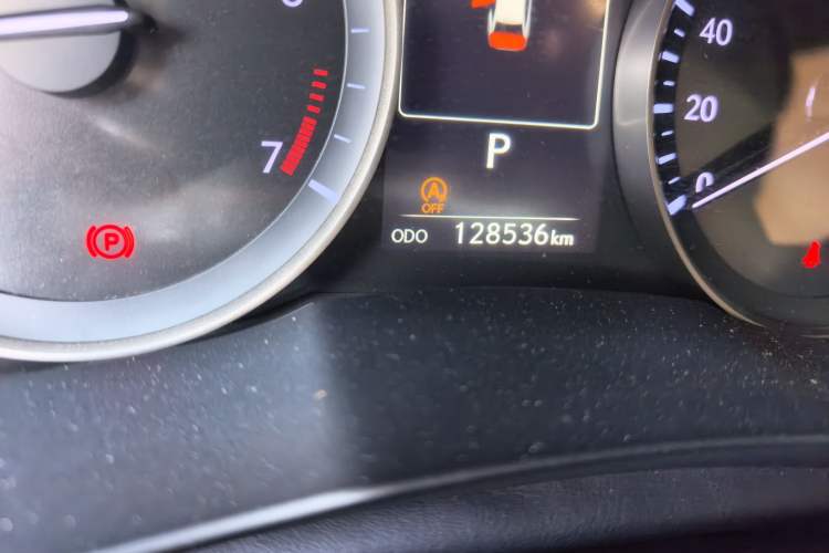 Used Lexus ES 2015 200 Elite Edition Odometer Close Up