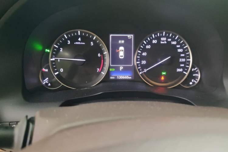 Used Lexus ES 2015 250 Elegant Edition Odometer Close Up