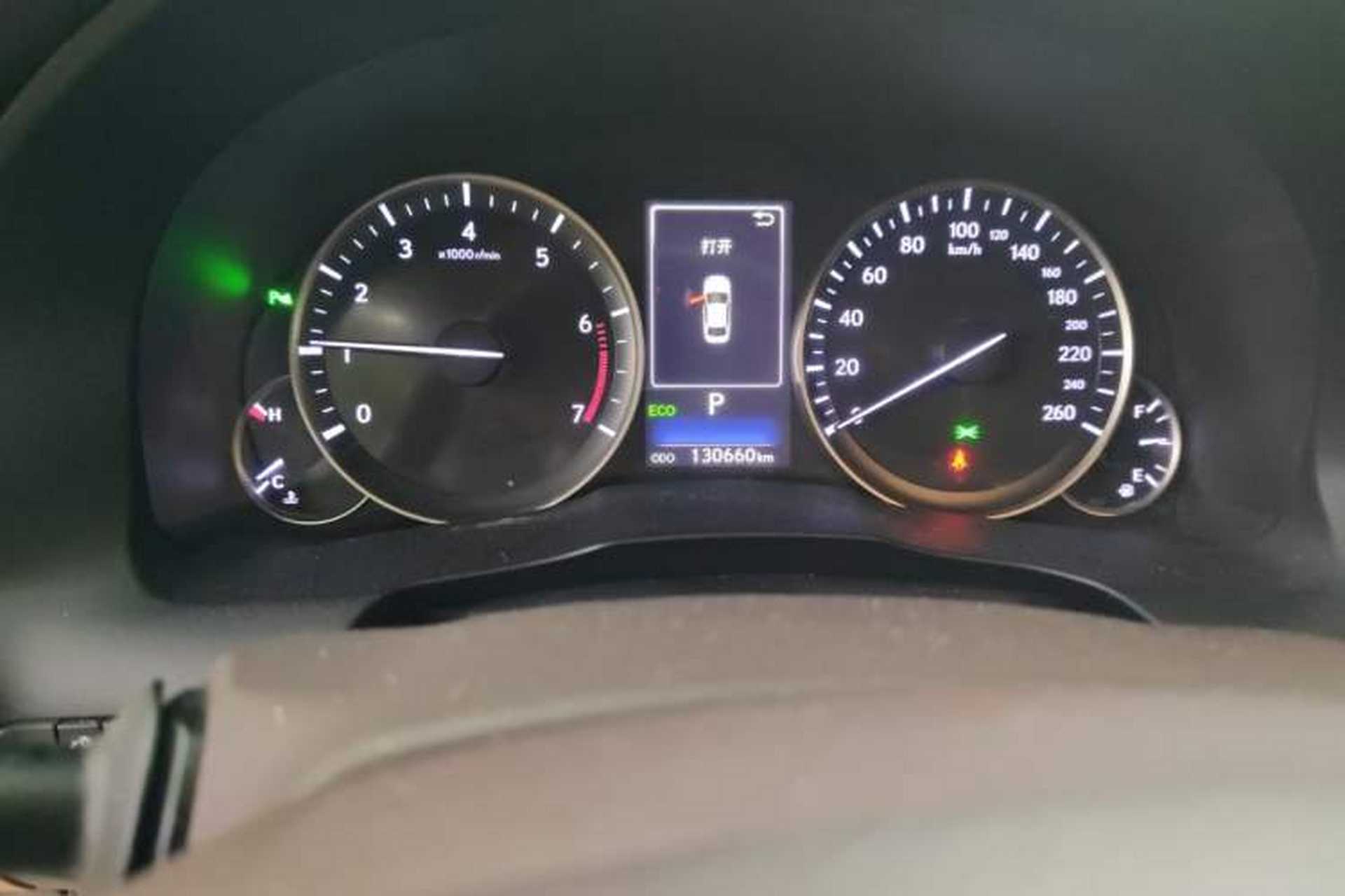Used Lexus ES 2015 250 Elegant Edition Odometer Close Up