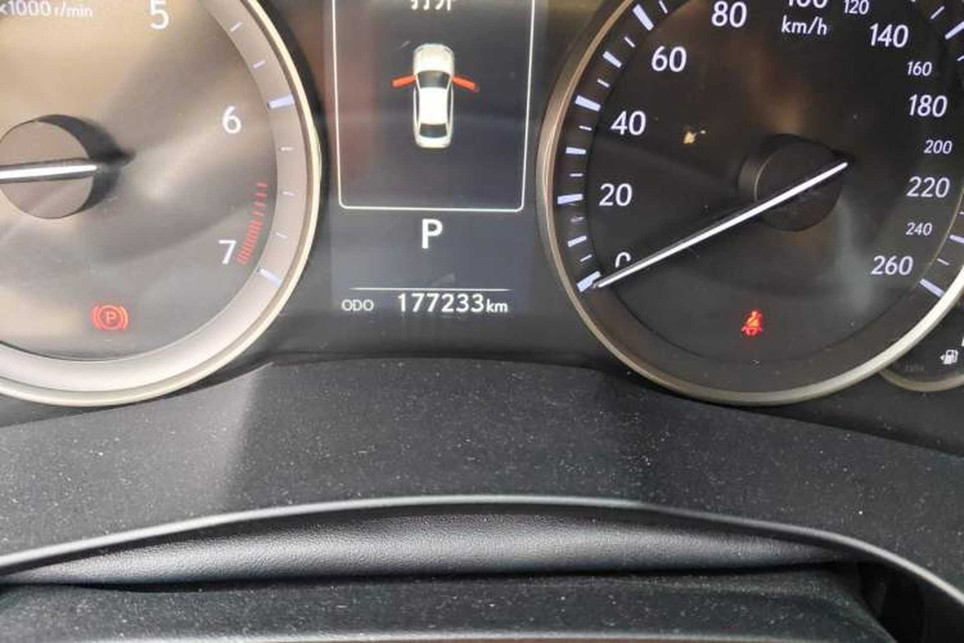 Used Lexus ES 2015 200 Comfort Edition Odometer Close Up