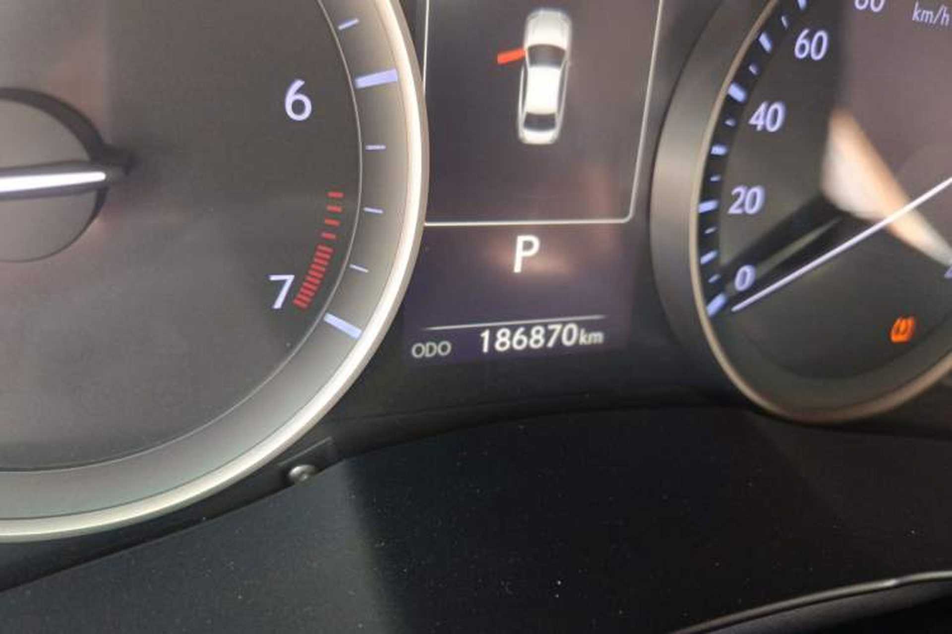 Used Lexus ES 2015 200 Elite Edition Odometer Close Up