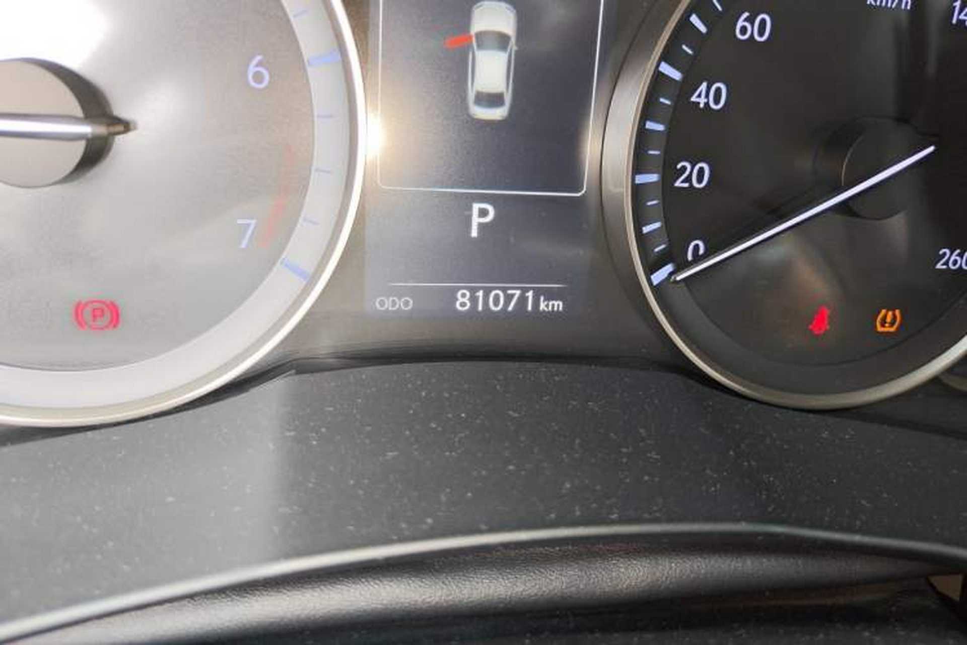 Used Lexus ES 2015 200 Elite Edition Odometer Close Up