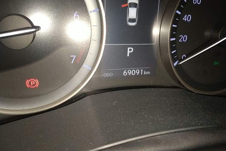 Used Lexus ES 2015 200 Elite Edition Odometer Close Up