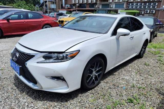 Used Lexus ES 2015 300h Comfort Edition